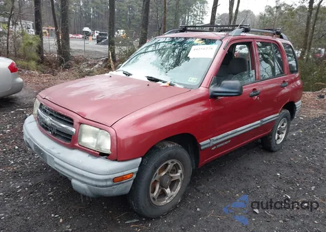 2000 Chevrolet Tracker Hard Top from USA, damaged, VIN 2CNBJ13C2Y6933804